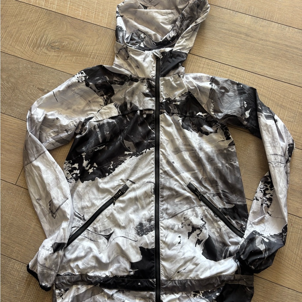 lululemon athletica Black and Gray Jacket